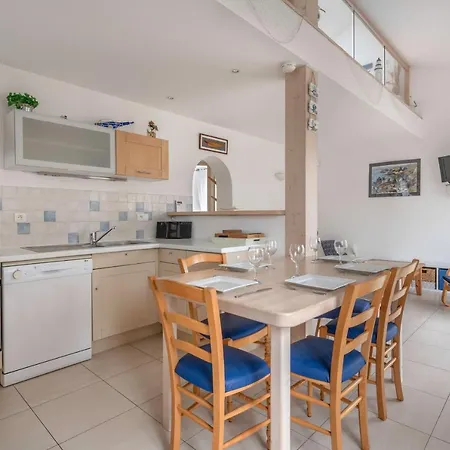 Maison Avec Jardin A 300 M De La Plage - 6 Pers *