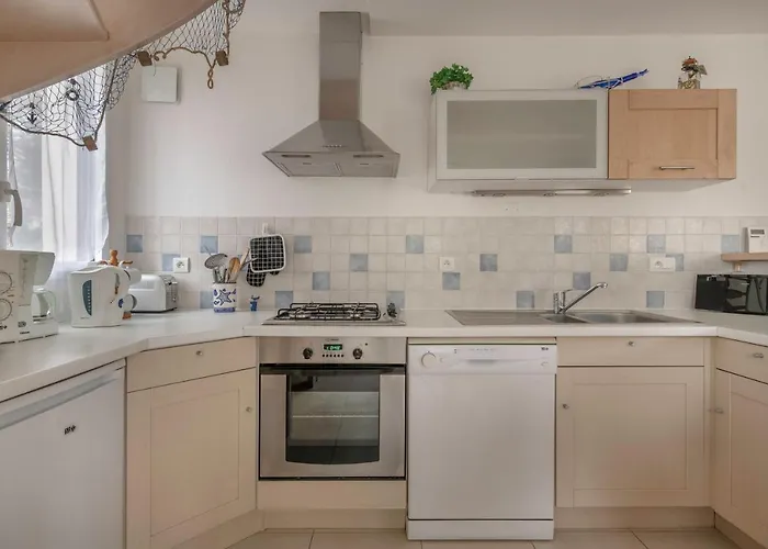 Holiday home Maison A 300 M De La Plage!