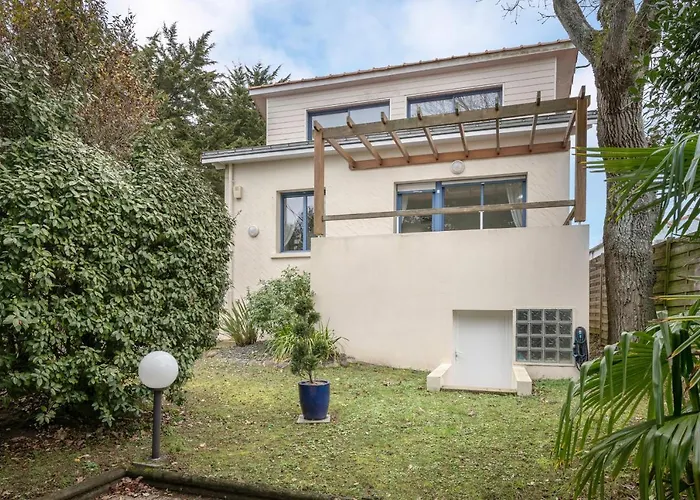 Holiday home Maison A 300 M De La Plage! *